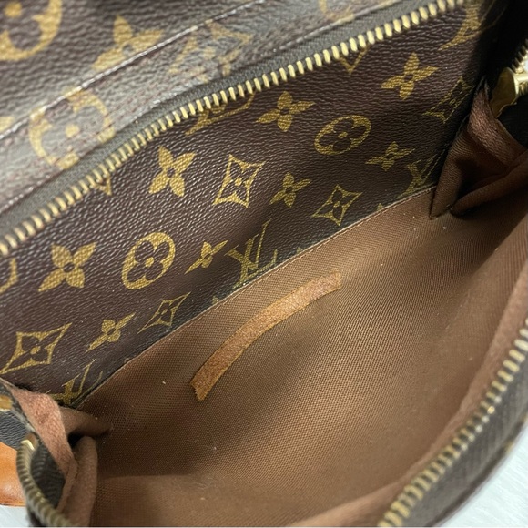 Louis Vuitton Monogram Montsouris MM Backpack - Picture 16 of 17